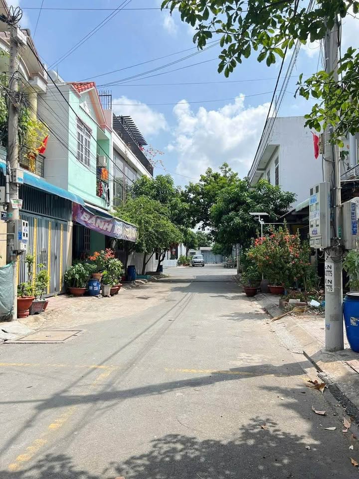 Đất thổ cư 84m² đường Trần Văn Ơn, Dĩ An - Giá chỉ 4.75 tỷ VND, thương lượng nhẹ!