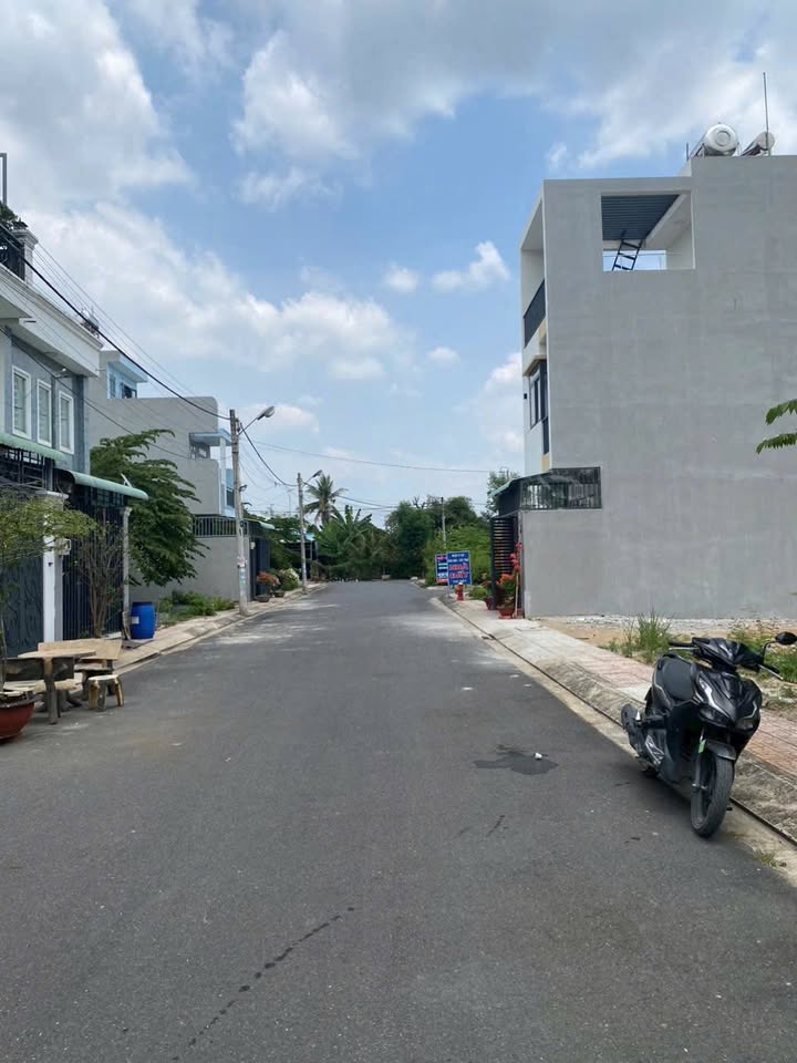 Đất nền Hẻm 383 Đường Long Phước Q9 77m² giá 2.899 tỷ - Vị trí đắc địa gần Đại Học Luật!