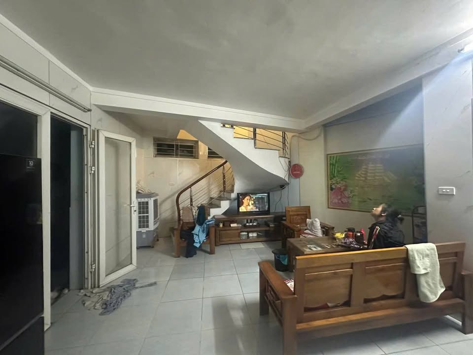 Nhà 3 tầng Tứ Hiệp 48m² giá 5 tỷ - Vị trí đẹp ô tô tránh