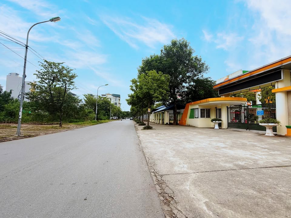 Nhà phân lô Tái định cư Tứ Hiệp 30m² giá 7 tỷ - Ô tô đỗ thoải mái!