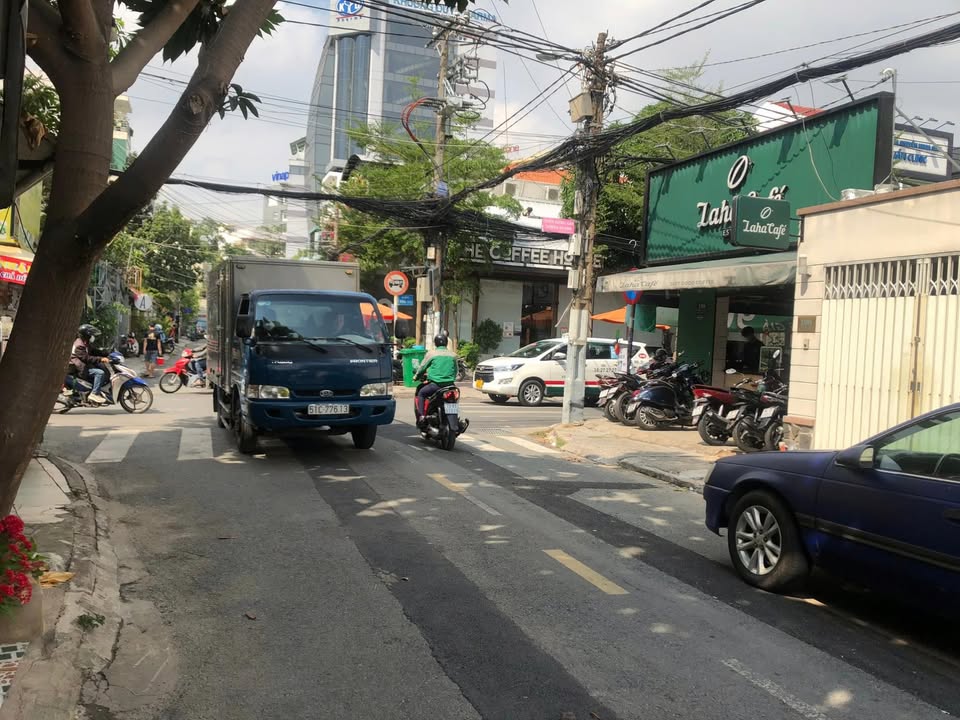 Mặt tiền FrontHouse Bạch Mã, Q10 - 326m² giá 60 tỷ - Cơ hội đầu tư hiếm có!