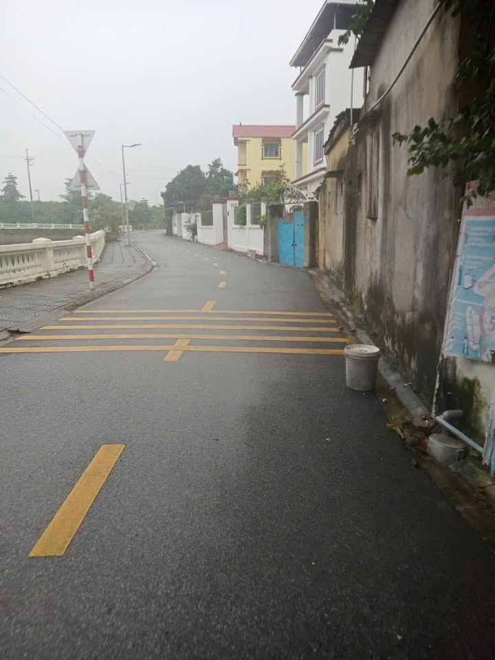 Đất nền Kim Sơn, Gia Lâm 80m² giá 4 tỷ - Sổ đỏ chính chủ, vị trí đẹp!