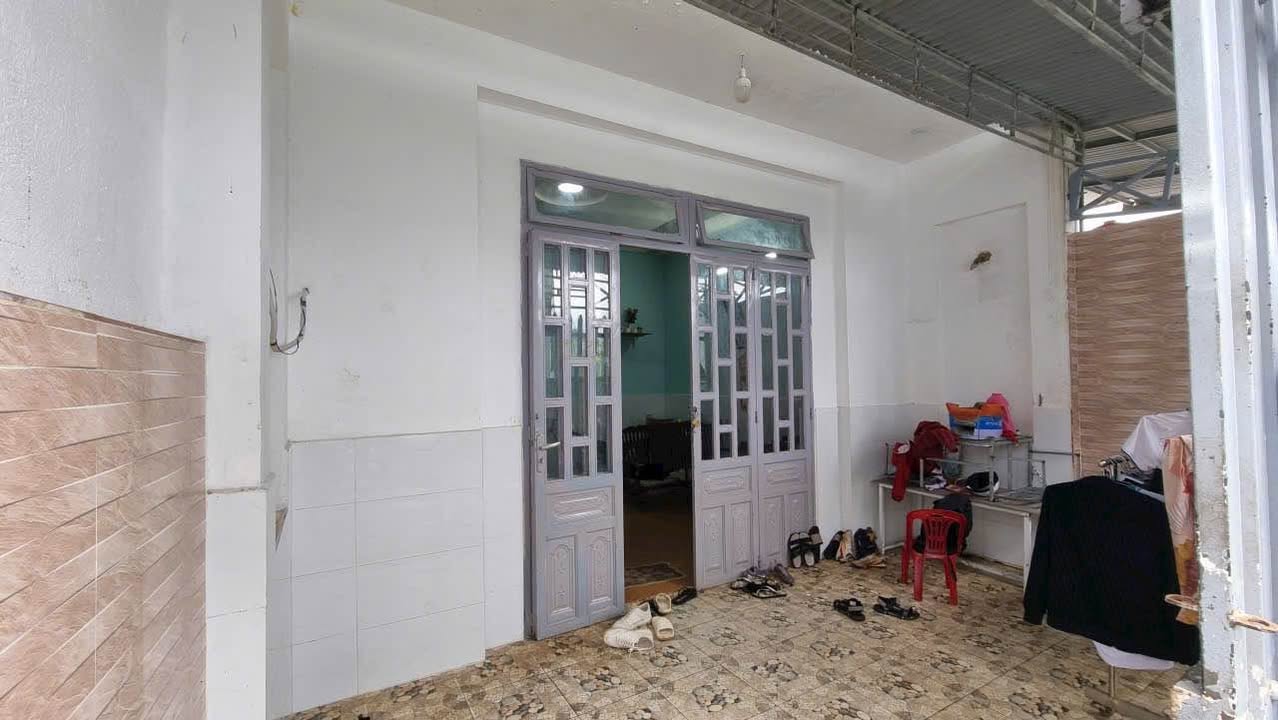 Nhà riêng hẻm 13 Phan Đình Giót, Bảo Lộc 94m² giá 2.2 tỷ - Sẵn sàng vào ở ngay!