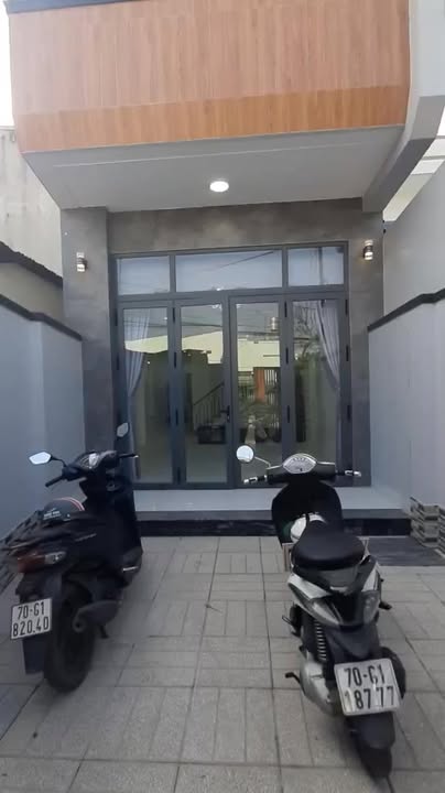 Nhà mặt tiền Nguyễn Văn Bạch, TP. Tây Ninh 50m² giá 5.1 tỷ - Cơ hội đầu tư hấp dẫn!