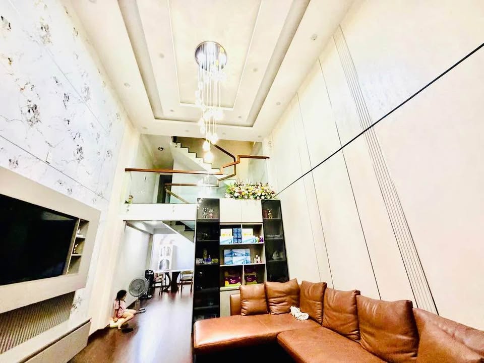 Nhà 3 tầng đường Thi Sách, quận Hải Châu, giá chỉ 6 tỷ - Vị trí vip hiếm có!