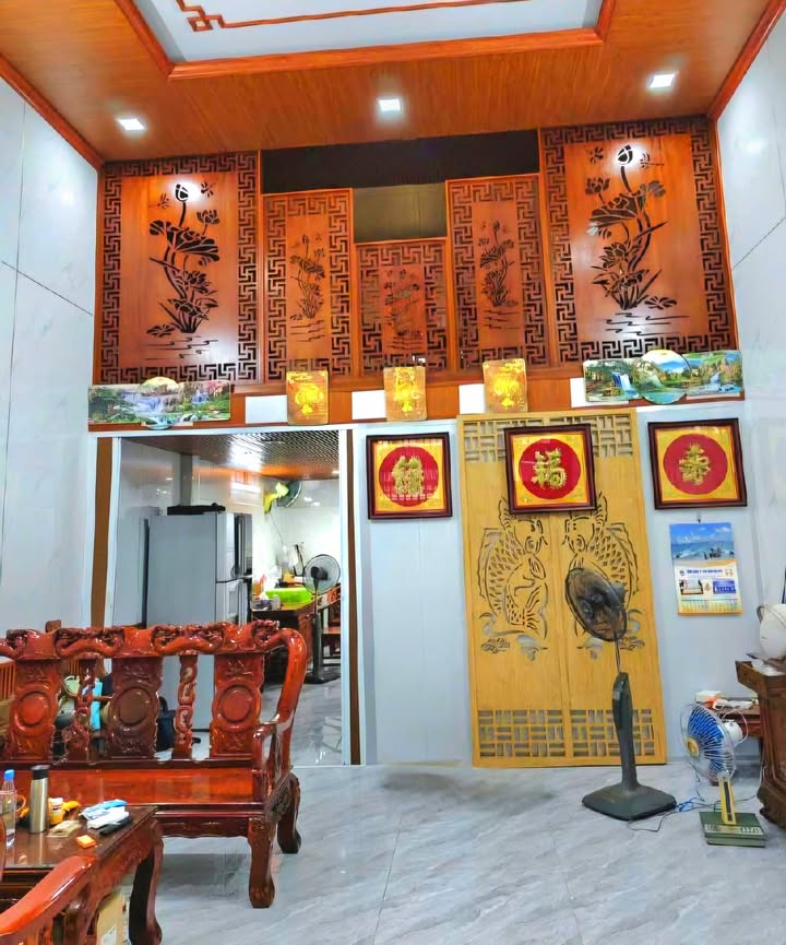 Nhà mặt tiền đường Phạm Văn Đồng, Thủ Đức 80m² chỉ 11.7 tỷ - Kinh doanh lý tưởng!