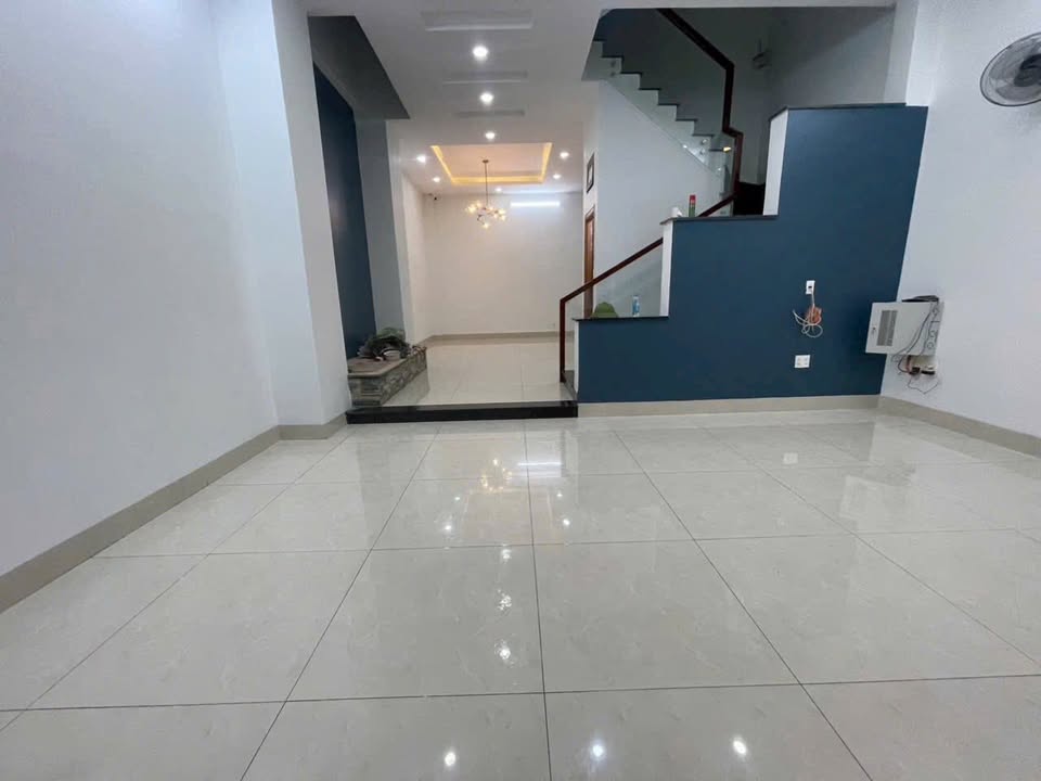 Nhà cho thuê 3 tầng tại Phường Linh Tây, Thủ Đức - Giá 17 triệu/tháng, sẵn sàng ở ngay!