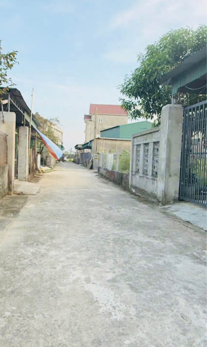 Đất Thạch Trung Hà Tĩnh 162m² giá 2.2 tỷ - Đường rộng thông thoáng tiện lợi!