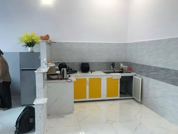 Nhà phố Đức Trọng 95m² giá 2.8 tỷ - Hẻm bê tông ô tô tránh nhau