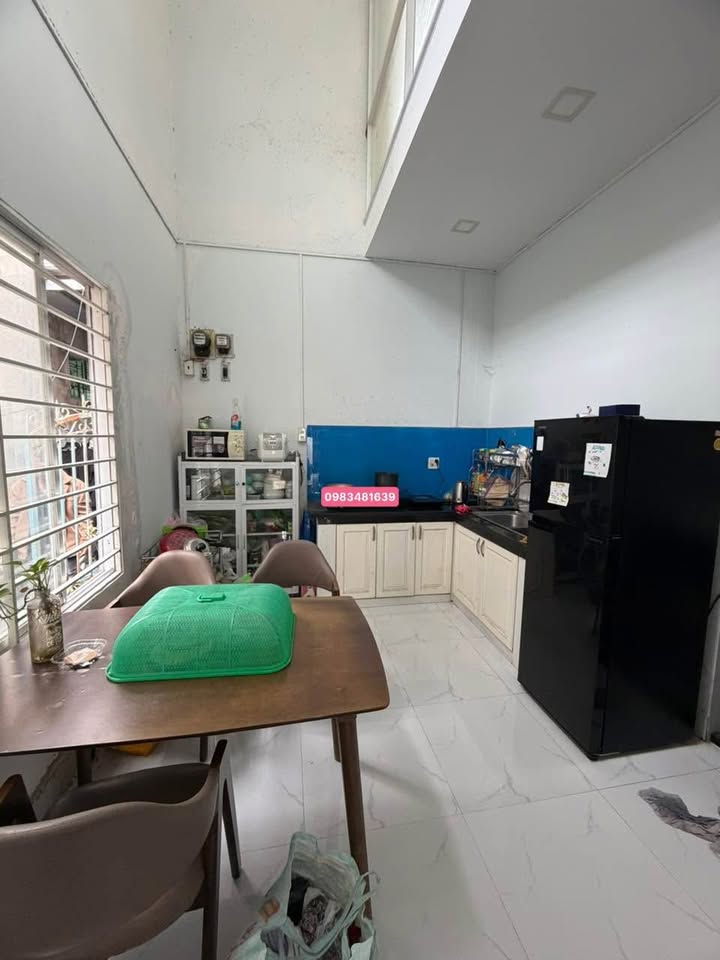 Nhà Phú Thuỷ Phan Thiết 100m² giá 2.49 tỷ - Thiết kế hiện đại, sẵn ở ngay!