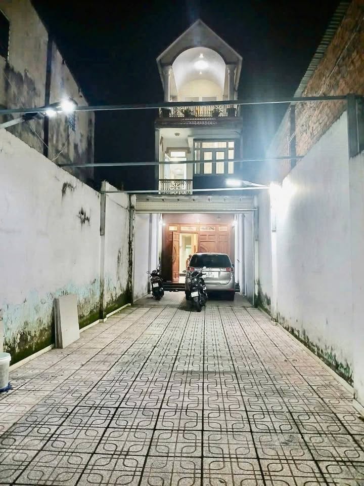 Cho thuê nhà 4 tầng đường Hoàng Bá Bích, Biên Hòa - Giá 15 triệu/tháng, vị trí đắc địa!