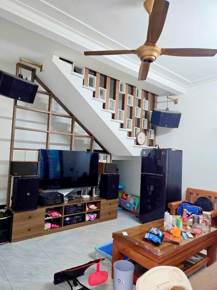 Nhà 2 tầng ngõ 71 đường Thanh Niên, 69m² giá 1.565 tỷ - Ô tô đỗ cửa