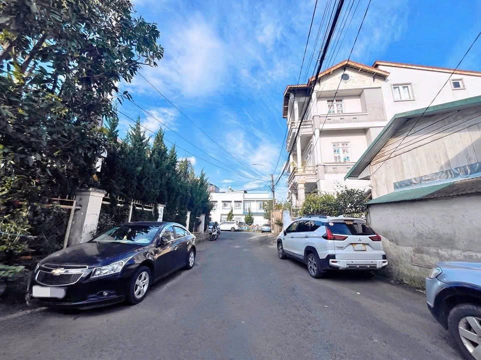 Nhà phố đẹp Đà Lạt 151m² chỉ 9.3 tỷ - Vị trí an ninh, yên tĩnh!