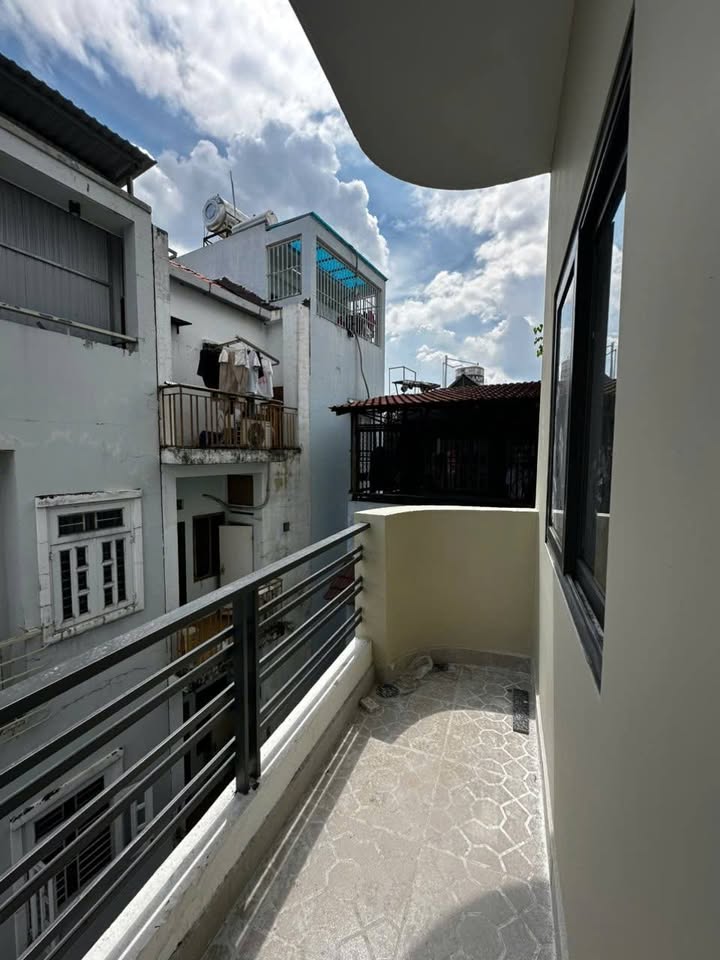 Căn hộ cho thuê 14 phòng tại Tân Bình - Nội thất hiện đại, giá thỏa thuận!