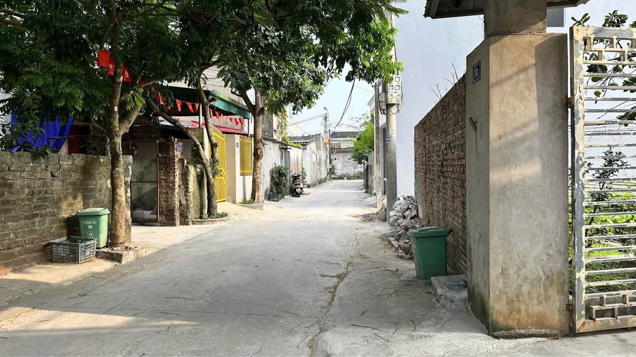 Bán lô đất Ninh Tiến, Hoa Lư, diện tích 100m² chỉ 2 tỷ - Phong thủy tốt, giá cả hợp lý!