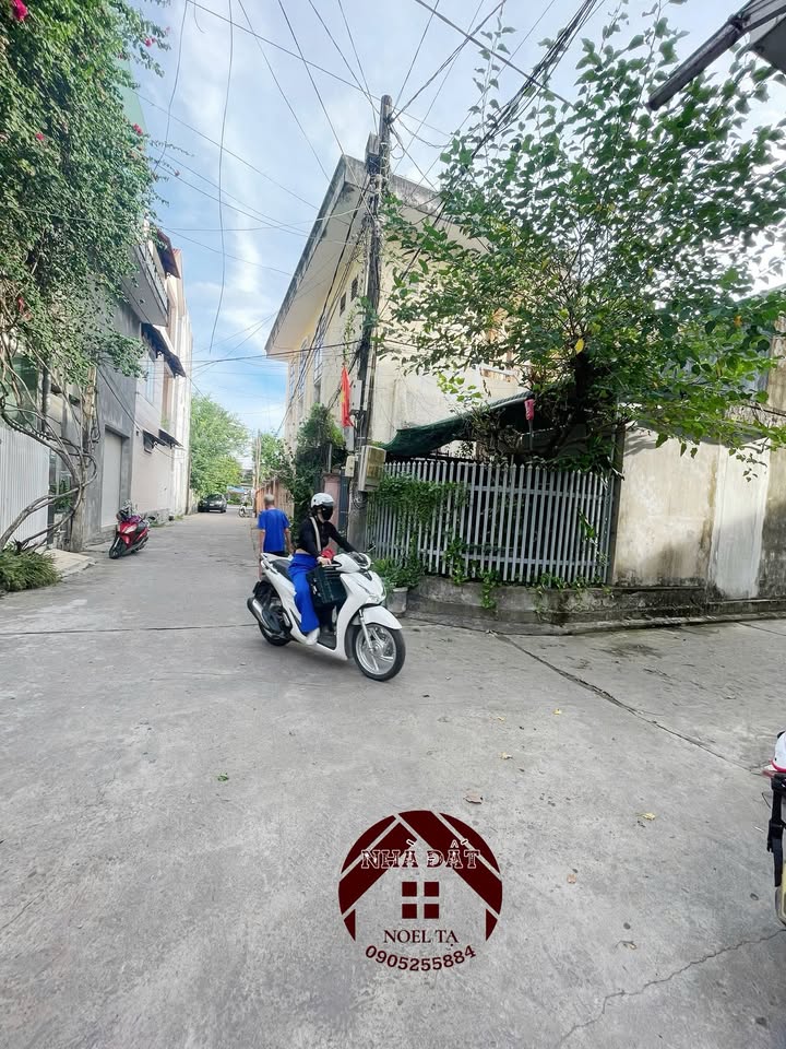 Nhà 3 tầng Hẻm Hùng Vương Quảng Ngãi 80m² giá 2.3 tỷ - Dọn vào ở ngay!