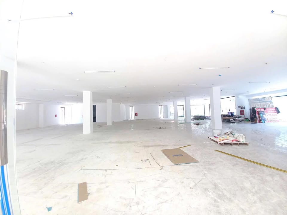 Cho thuê văn phòng mặt bằng tầng 3 đường Lê Nin 820m² - Phù hợp làm yoga, văn phòng!