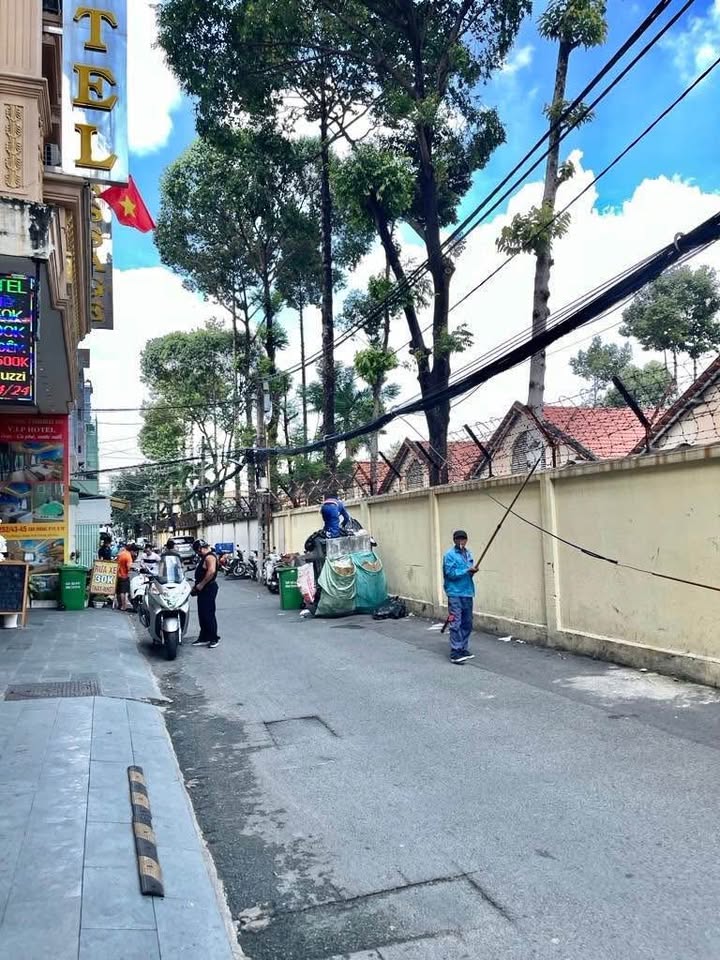 Nhà phố Cao Thắng Quận 10 giá 5 tỷ - Pháp lý rõ ràng, ô tô vào tận nơi!