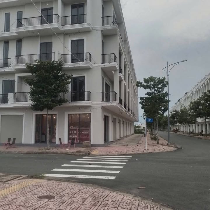 Đất nền 993m² tại Vĩnh Long giá 34 tỷ - Vị trí siêu đẹp trong khu hành chính