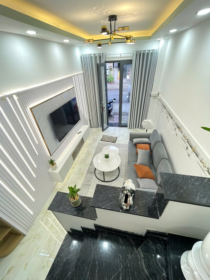 Nhà mặt tiền đường Cao Xuân Dục, Quận 8, 26m² giá 5.5 tỷ - Thiết kế hiện đại, ở ngay!