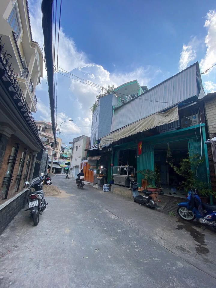 Biệt thự mini Hậu Giang Q.6 60m² giá 5.7 tỷ - Vị trí đắc địa, ô tô quay đầu!