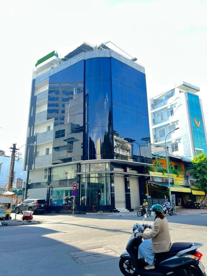 Nhà cho thuê mặt tiền Võ Văn Tần, Quận 3 - 136m², 7 tầng, hỗ trợ kinh doanh mọi ngành nghề