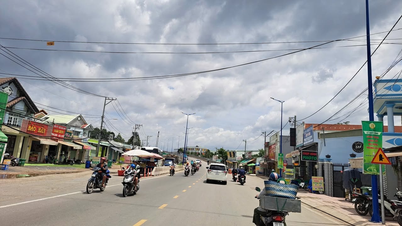 Mặt bằng kinh doanh quận 9 215m² giá 31.5 tỷ - Vị trí đỉnh cao ngay ngã 3 Lò Lu!