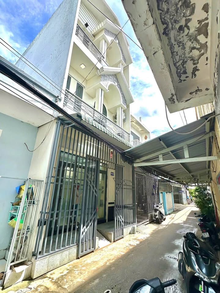 Nhà 2 lầu chính chủ hẻm 388z Nguyễn Văn Cừ 50m² giá 3.39 tỷ - Gần Đại học Y Dược!