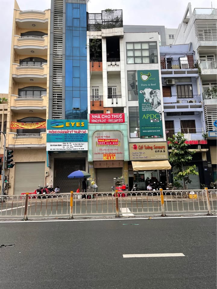 Cho thuê nguyên căn mặt tiền Trần Hưng Đạo, Quận 5 - Diện tích 81m² - Kinh doanh sầm uất!