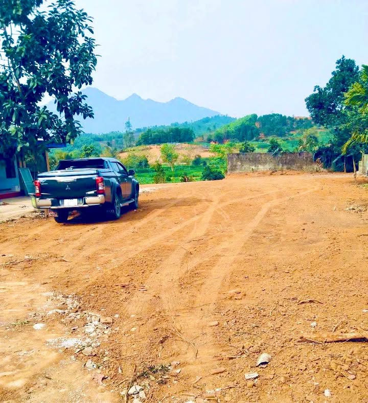 Đất thổ cư 400m², 1800m² mặt tiền tại Vân Hòa, Ba Vì - Giá 6 tỷ - Đầu tư lý tưởng!