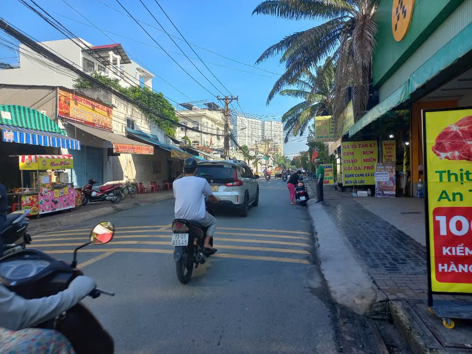 Bán nhà mặt tiền Quang Trung, Q.9, 90m² giá 6.95 tỷ - Kinh doanh tốt, khu dân cư VIP!