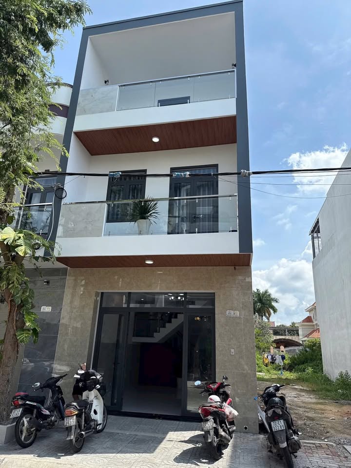 Nhà trung tâm TP Bà Rịa 90m² giá 5.3 tỷ - Sẵn sàng vào ở ngay!