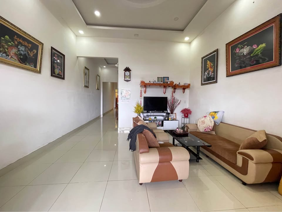 Nhà mặt tiền Trần Qúy Cáp, Phường 2, Bảo Lộc, 120m² - Giá chỉ 2.3 tỷ!