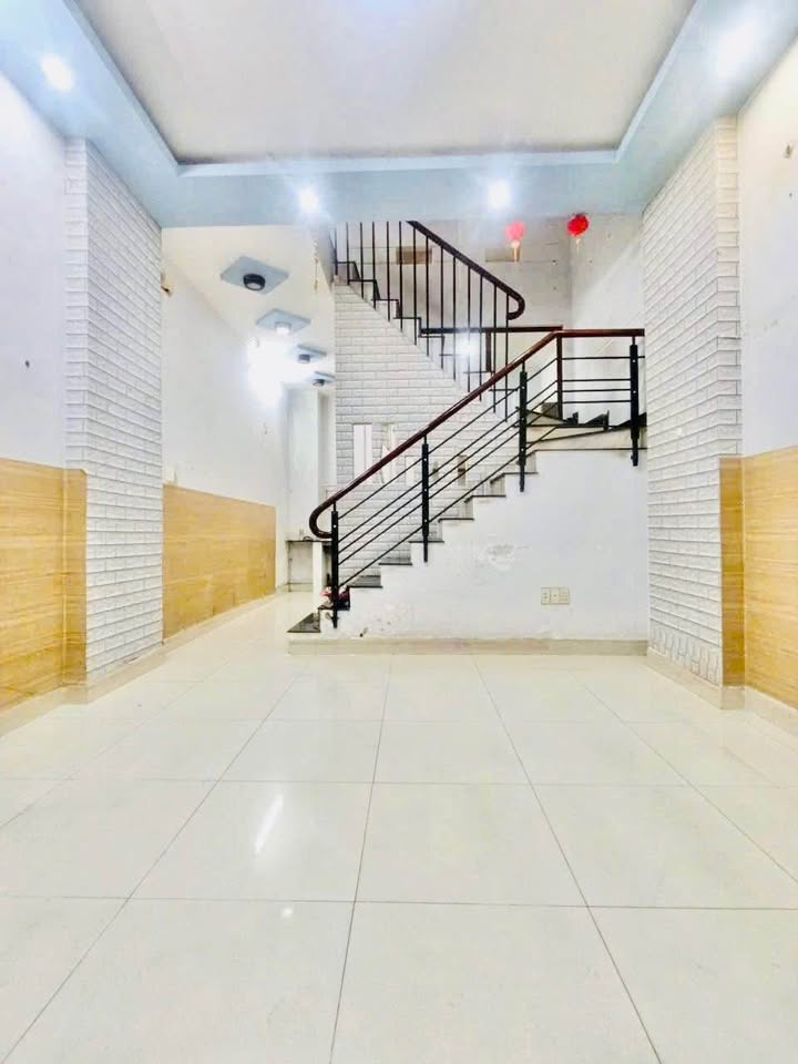 Nhà thuê đường 14 Bình Tân 40m² giá 8 triệu - Phù hợp cho gia đình!