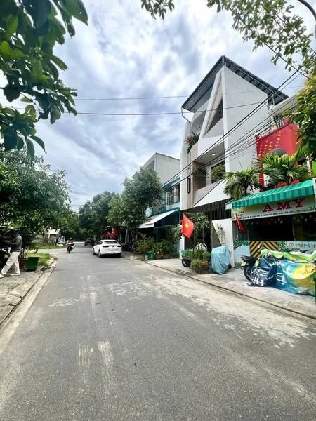 Bán đất tặng nhà cấp 4 mặt tiền đường Mỹ Đa Tây, Đà Nẵng 100m² - Vị trí đắc địa gần biển!