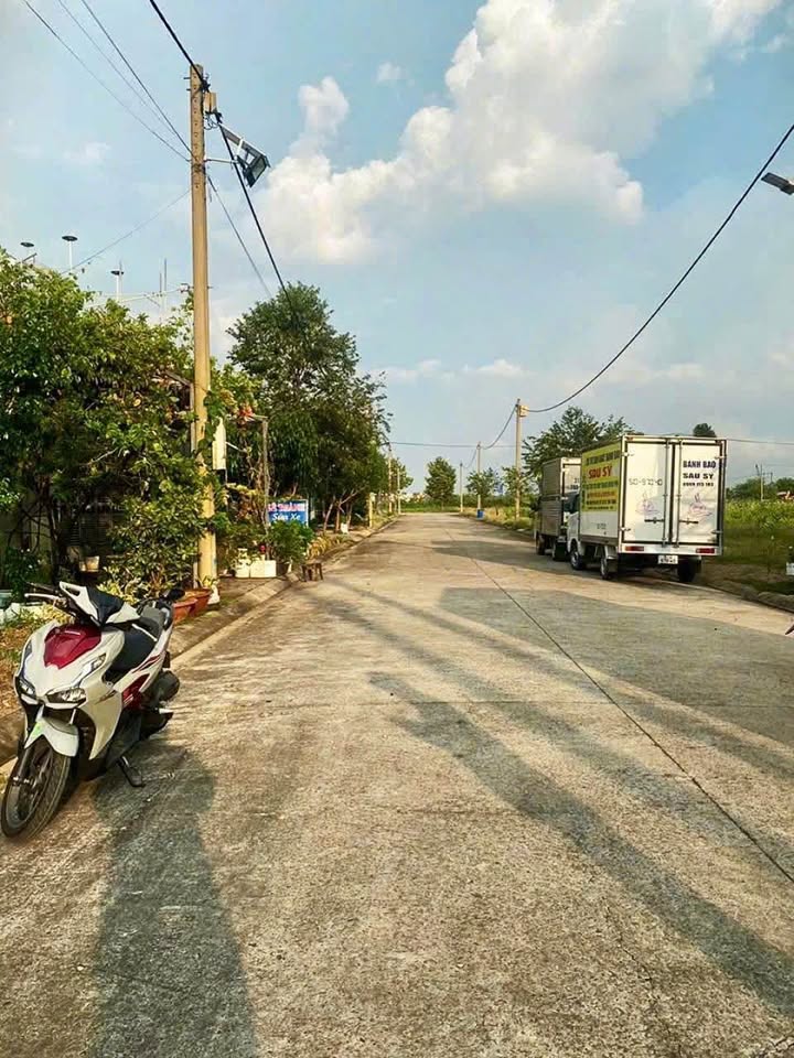 Đất tái định cư An Sơn, Thuận An 100m² giá 2.5 tỷ - Đầu tư sinh lời hấp dẫn!