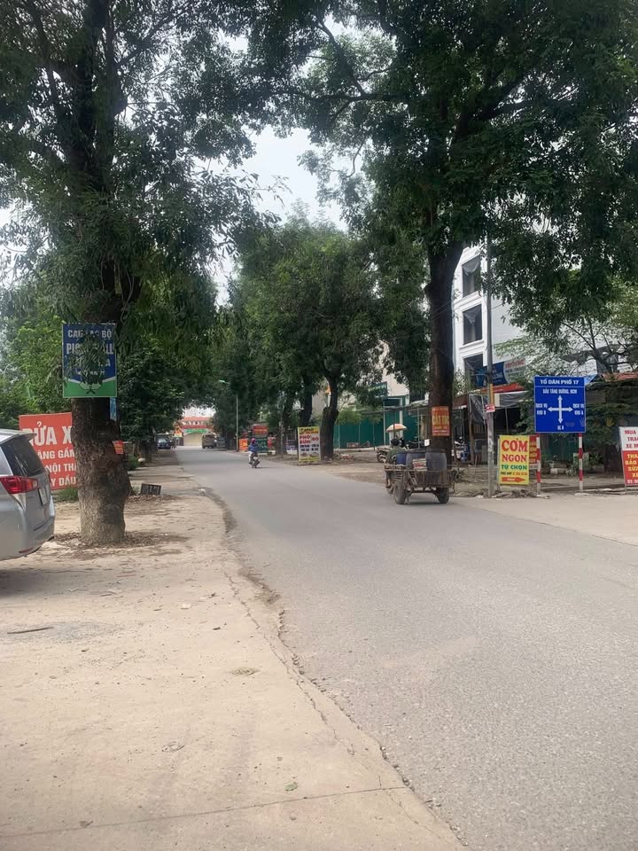 Phân lô vỉa hè Yên Nghĩa 50m² giá 15.5 tỷ - Kinh doanh thuận lợi!