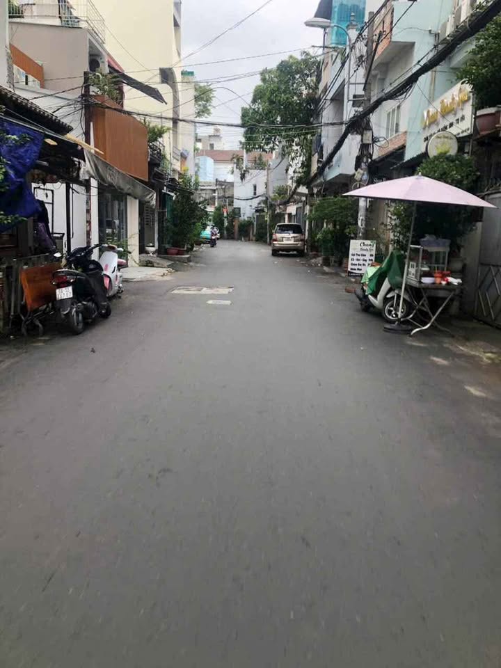 Nhà phố Hoàng Hoa Thám, Bình Thạnh 56m² giá 10.6 tỷ - Hẻm xe hơi, tiện kinh doanh!