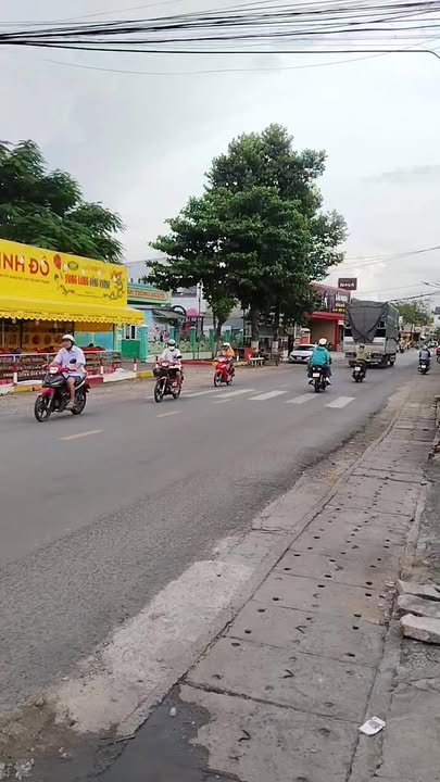 Bán mặt tiền đường Hùng Vương 160m² giá 8 tỷ - Kinh doanh đa ngành nghề!