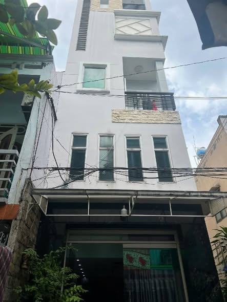 Nhà 5 tầng Hậu Giang, Quận 6, 40m² giá 6.7 tỷ - Thiết kế đẹp, tiện nghi