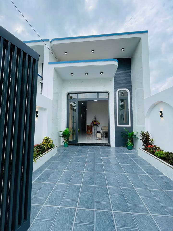 Nhà cấp 4 Long Trạch 108m² giá 1.8 tỷ - Sẵn sàng vào ở ngay!