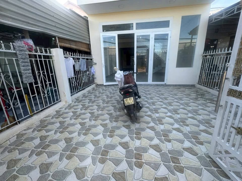 Nhà phố Phước Mỹ, Phan Rang 120m² chỉ 2.6 tỷ - Sẵn sàng vào ở!