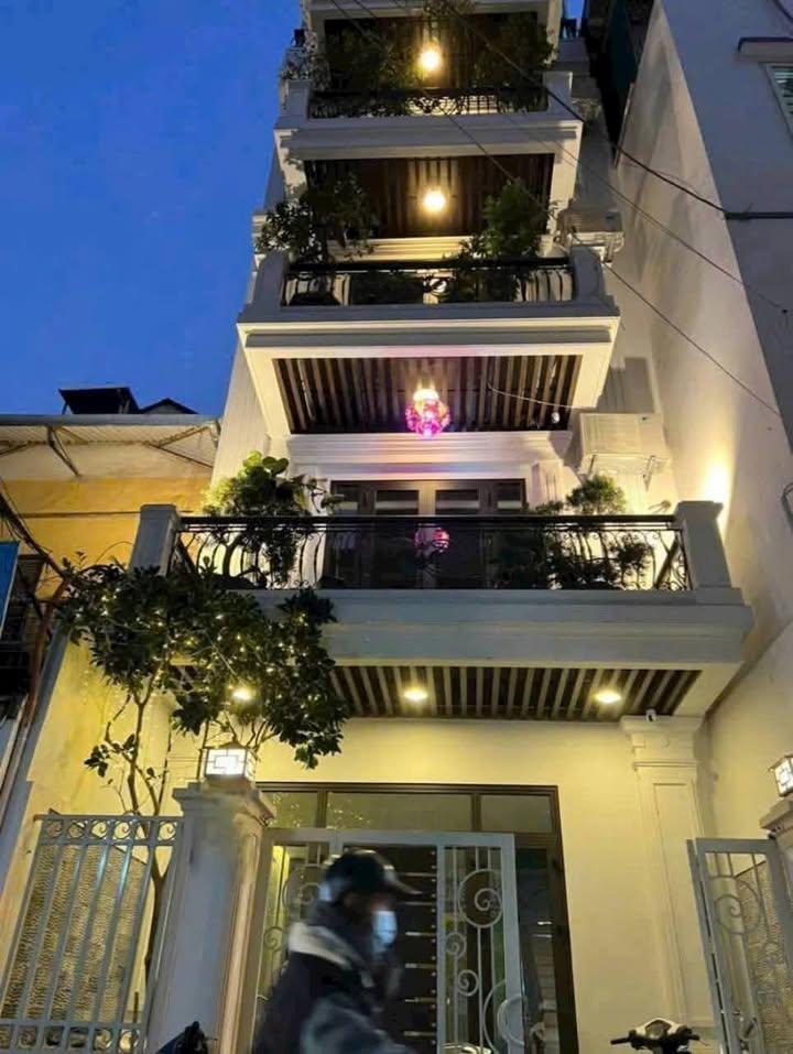 Nhà mặt phố Quan Nhân 84m² giá 32 tỷ - Kinh doanh sầm uất, thang máy nhập khẩu!