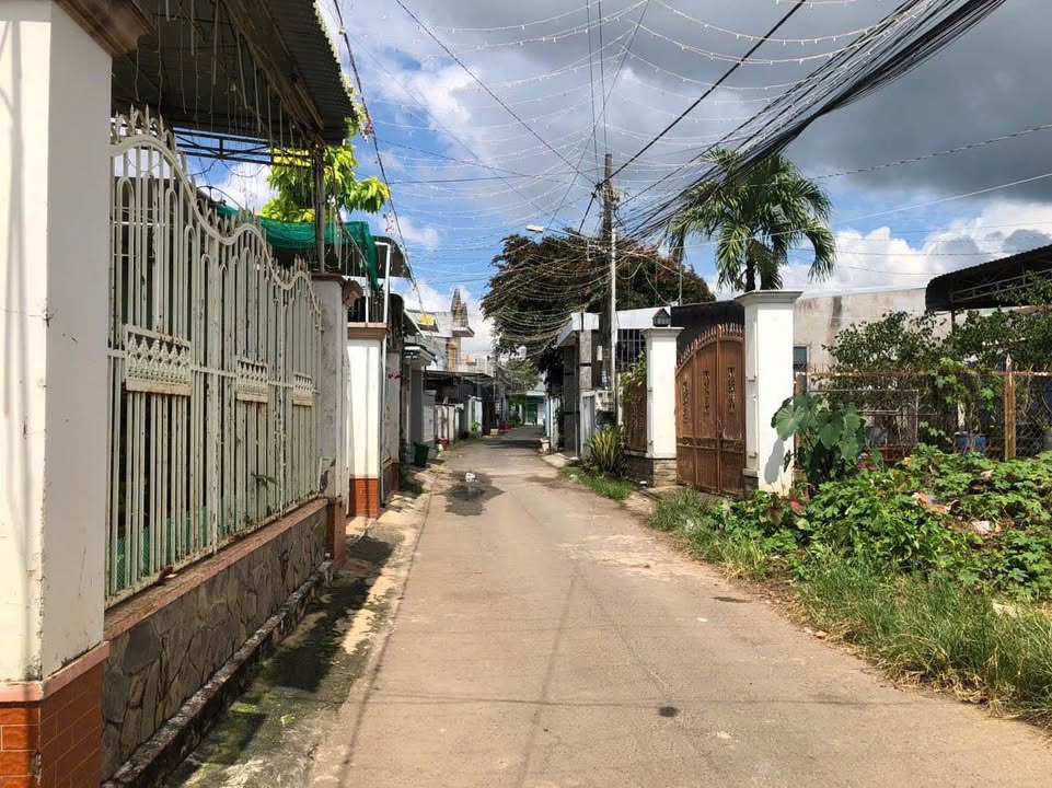 Nhà cấp 4 chính chủ tại trung tâm TP. Long Khánh 135m² giá chỉ 2.6 tỷ - Cơ hội đầu tư tuyệt vời!