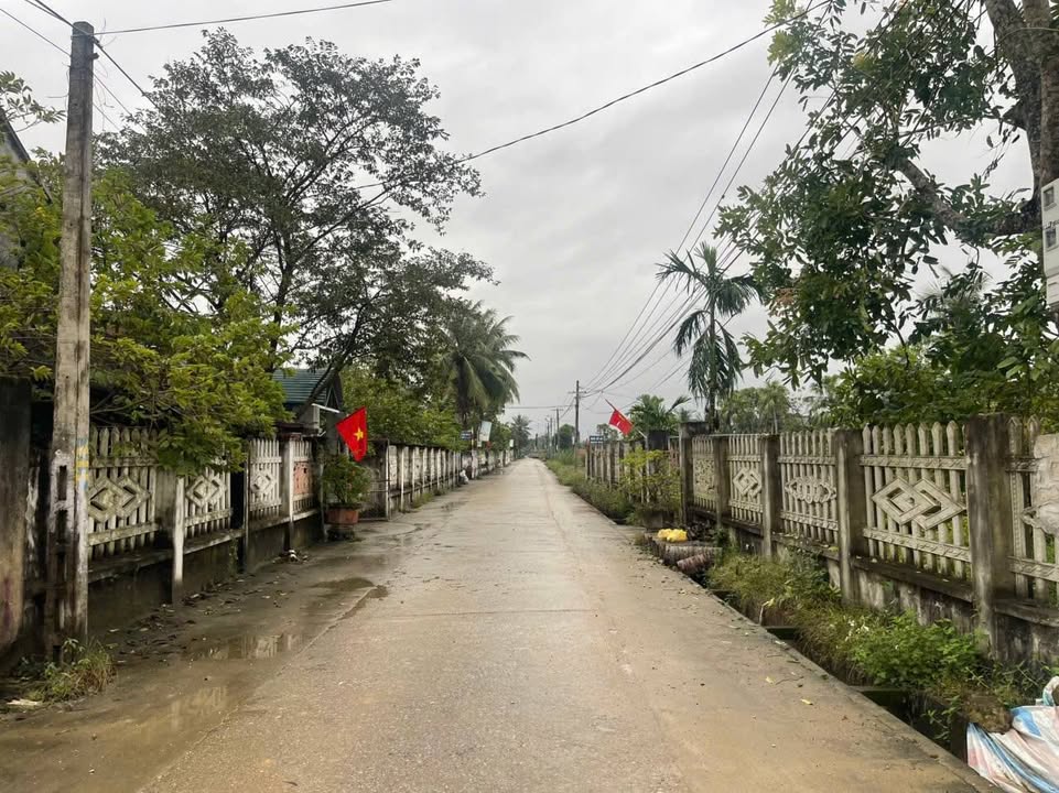 Đất ở Quảng Hợp 380m² giá 8xx triệu - Đường ô tô tránh nhau