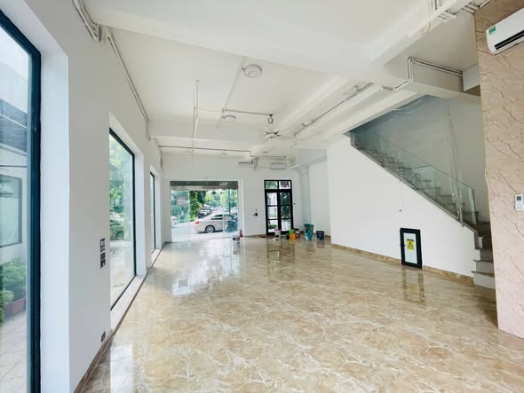 Shophouse cho thuê tại Vinhomes Imperia, Hải Phòng - 77m² giá 40 triệu/tháng - Lô góc thoáng mát!