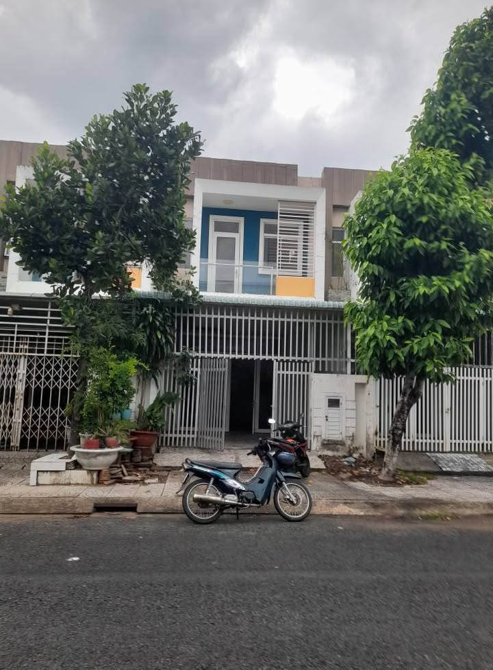 Nhà mặt tiền Đặng Thị Tám, Phú Cường, 100m² - Vị trí đắc địa, giá thỏa thuận!