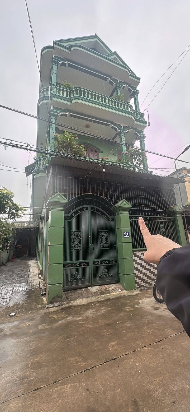 Nhà 3 tầng căn góc 112,2m² giá thỏa thuận - Vị trí đẹp tại Hà Huy Tập, TP Vinh!