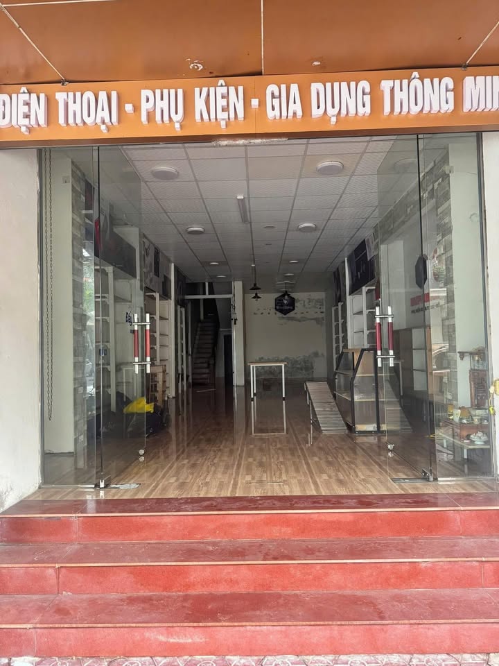 Nhà mặt tiền Phan Chu Trinh, Vinh 90m² giá 15 triệu - Phù hợp kinh doanh và văn phòng!