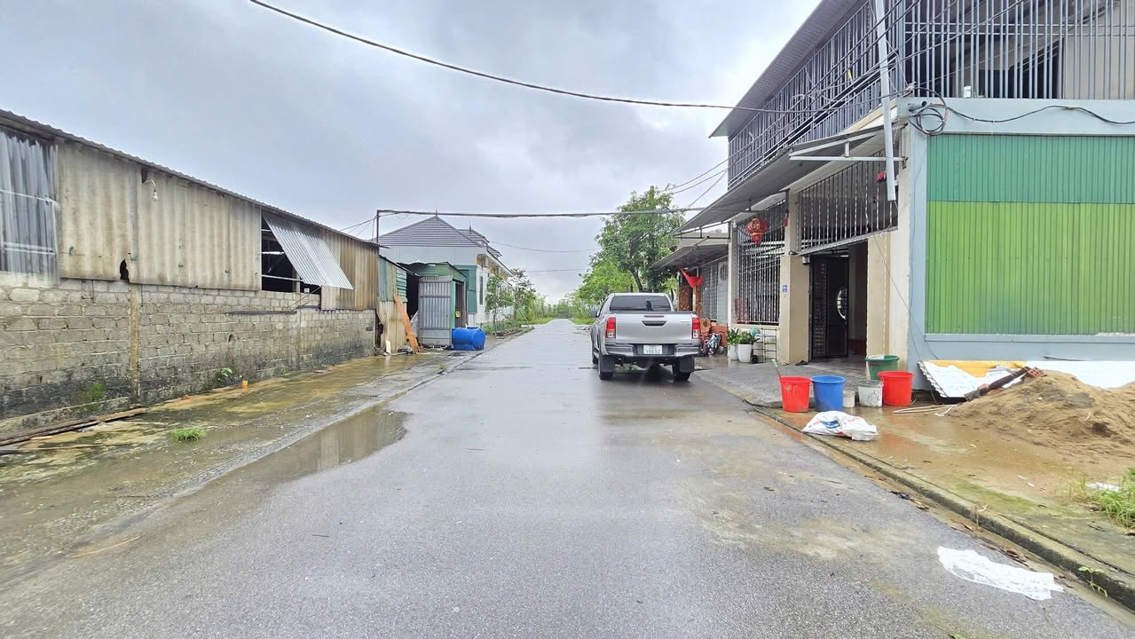 Đất nền tại Đồng Cửa Làng, Thạch Hưng, 185.7m² giá 3.6 tỷ - Đường rộng, tiện ích đầy đủ!